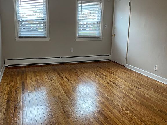 4th image of 102 Shawomet Ave #115-02