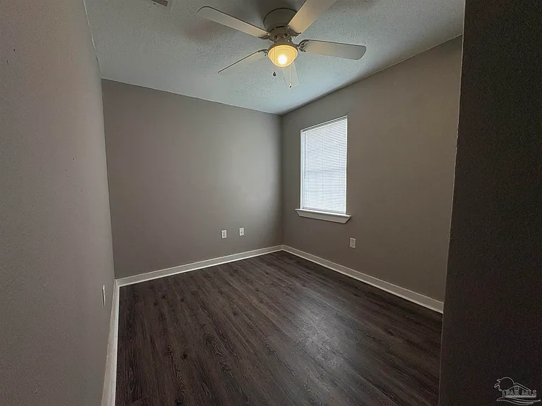 1212 N East St — Photo 26