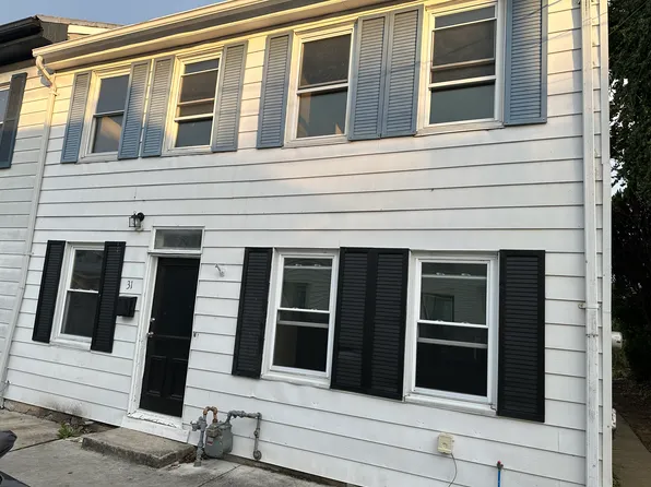 31 W Green St, Mechanicsburg, PA 17055