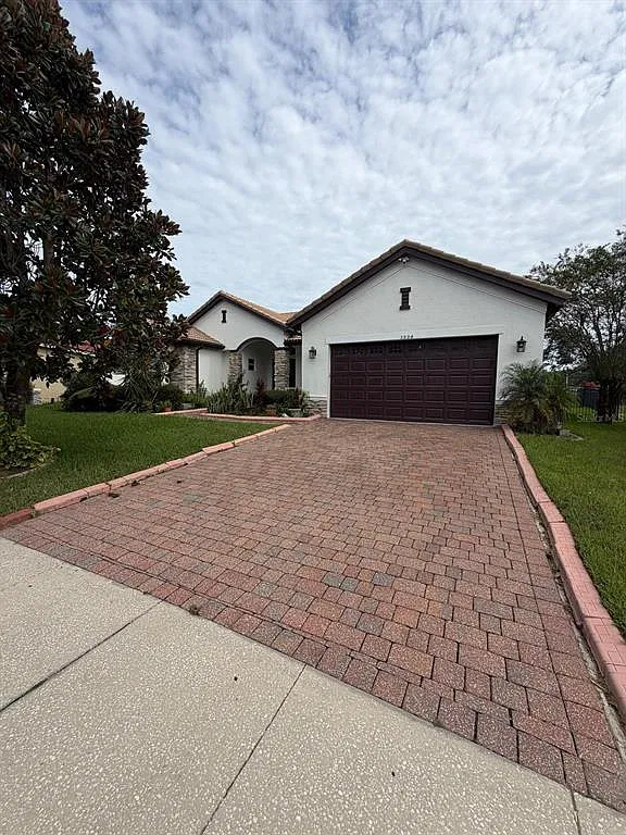 4 bed, 3.0 bath, 2458 sqft, $2,995 — Photo 1