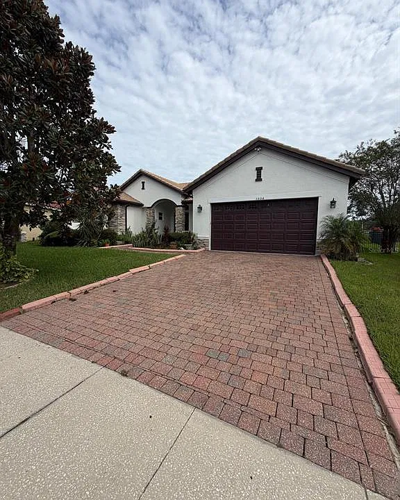 3894 Shoreview Dr