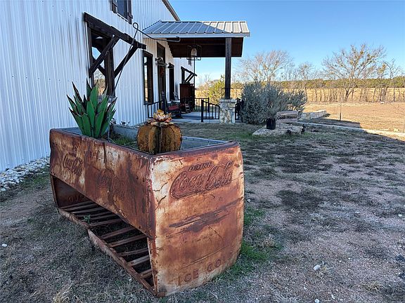 4th image of 1875 Fm 2136 Rd