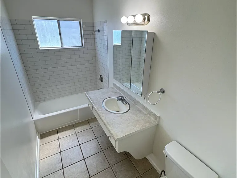 730 S Chapel Ave — Photo 13