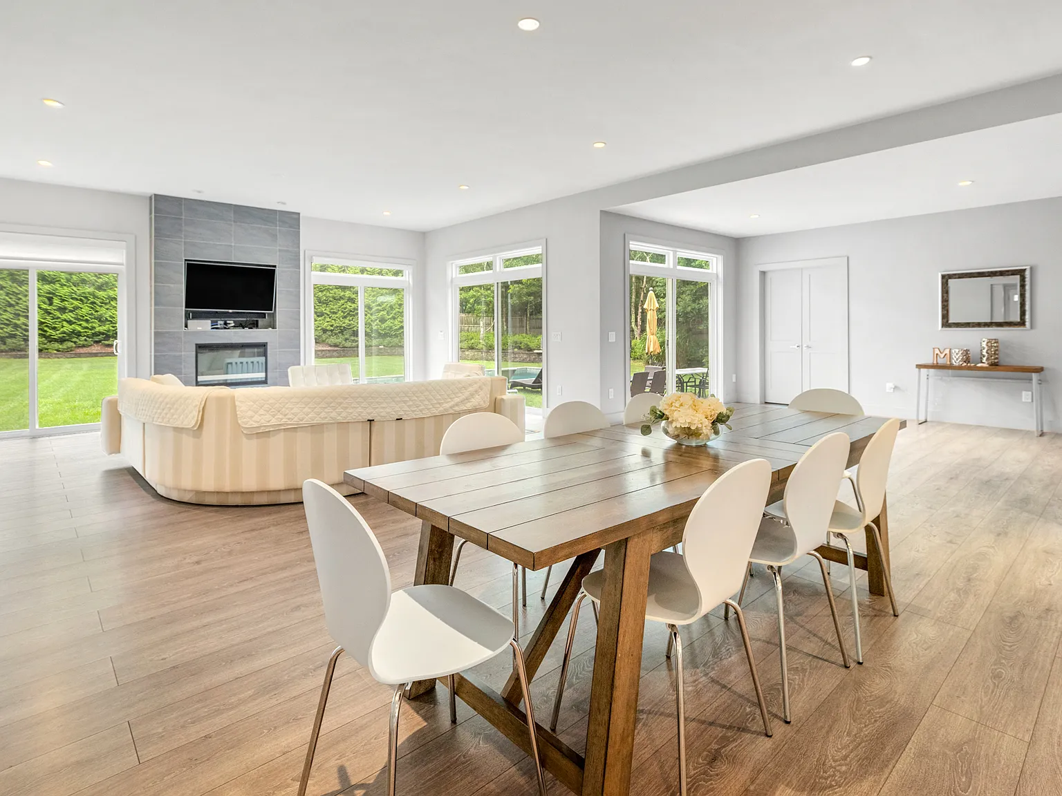 Expansive Haven Near East Hampton Village! — Photo 4