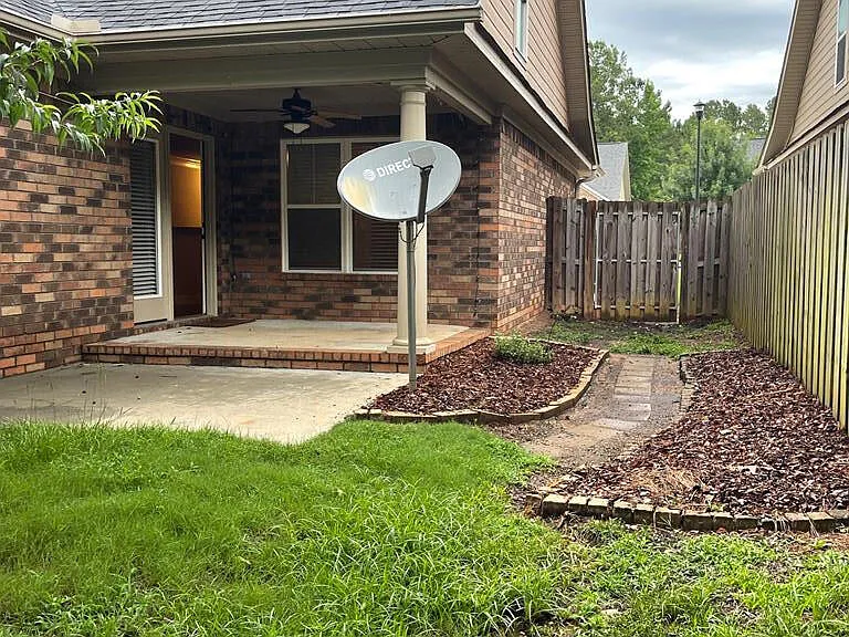 1028 Barrett Dr — Photo 23