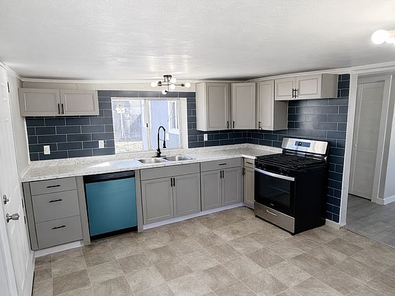 2nd image of 2045 W 12th St