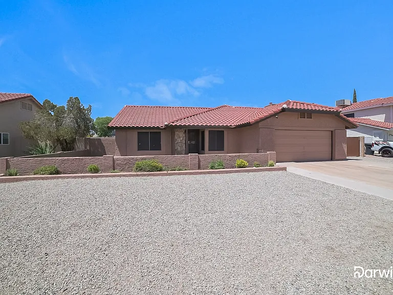 7738 W Jenan Dr — Photo 1
