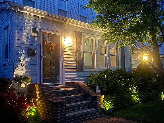 4th image of 7 Moeller St