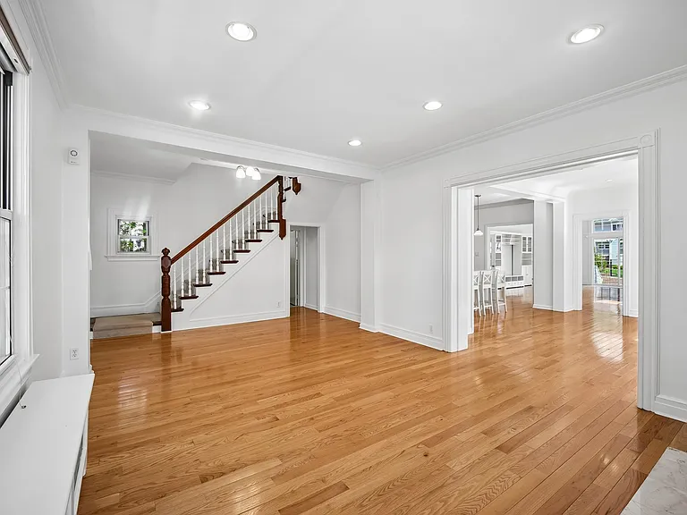 155 Sunset Ln — Photo 5