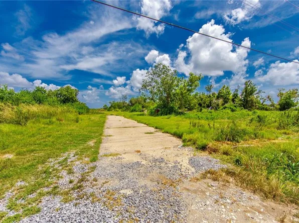 5941 Bayouside Dr, Chauvin, LA 70344