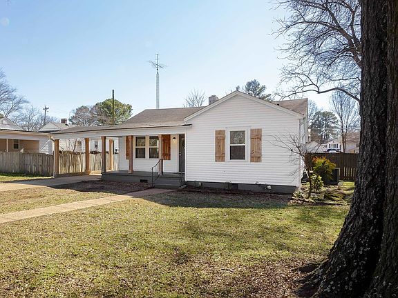 2nd image of 1014 N Commons St E