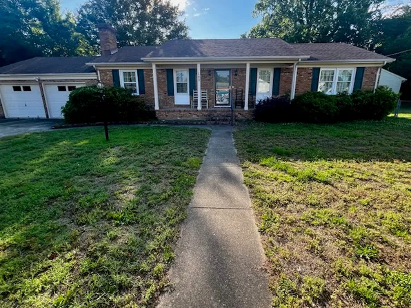 103 Brian Ln, Colonial Heights, VA 23834