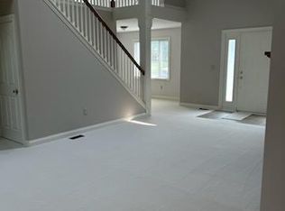 1077 Saint Andrews Ct, Akron, OH 44312