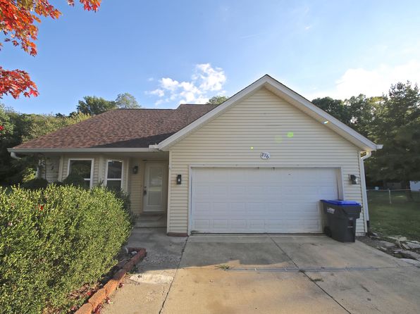 876 E Meadowlands Dr