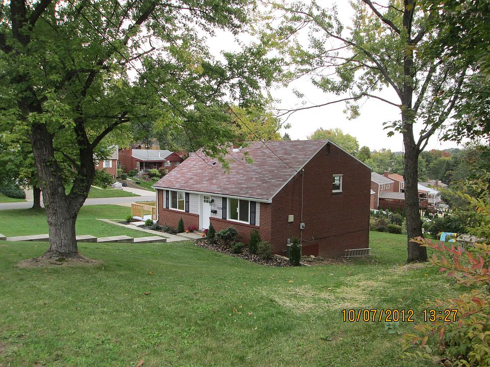 Private Corner Lot