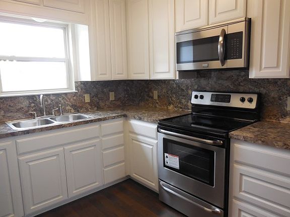 2nd image of 1201 Westview Dr