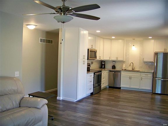 3rd image of 4828 Danebury Dr