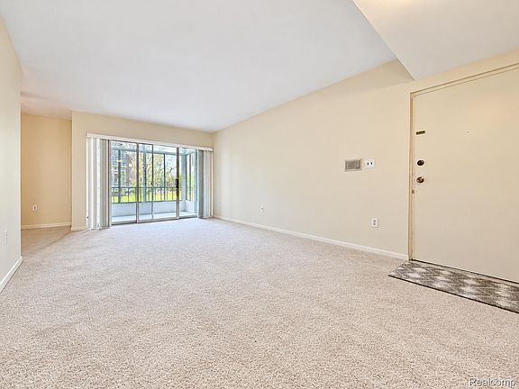 3rd image of 33379 Fargo St