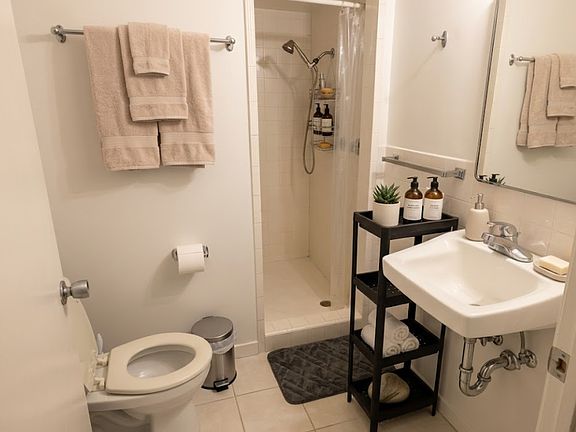 5th image of 2903 Mission St APT 1