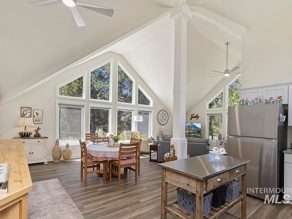 2nd image of 79 Sun Valley Pl