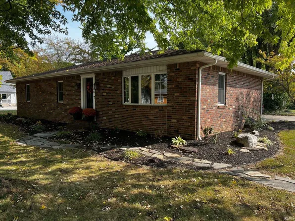 106 N Pond St, Edwardsport, IN 47535
