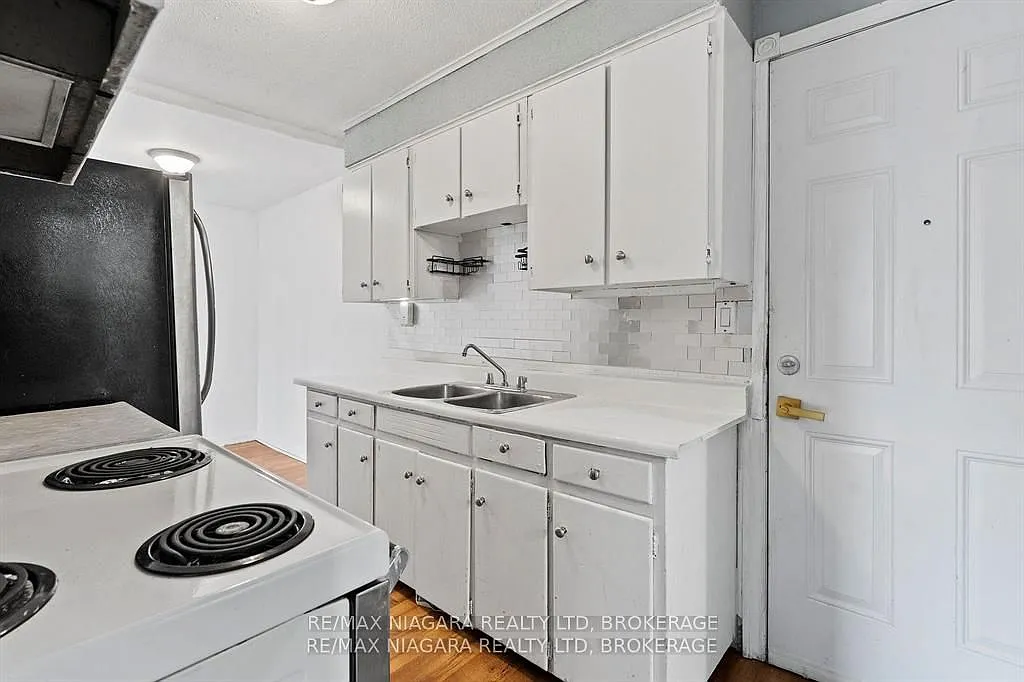 2 bed, $1,700 — Photo 3