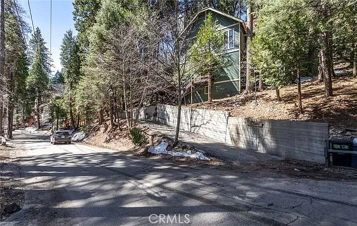 Building Photo - 27981 Rainbow Dr