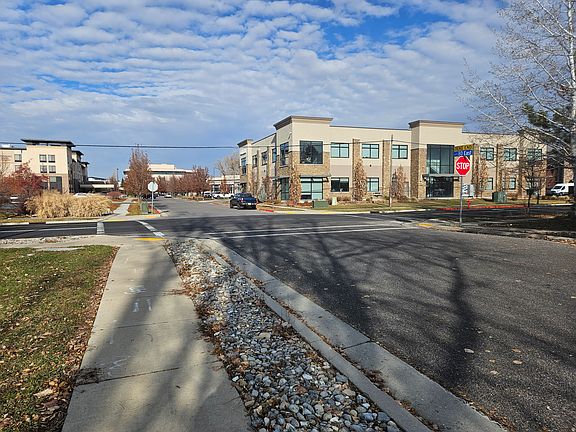 4th image of 715 S 80 E