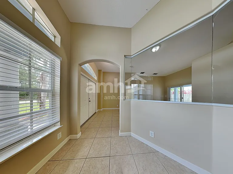 5940 NW Foust Cir — Photo 8