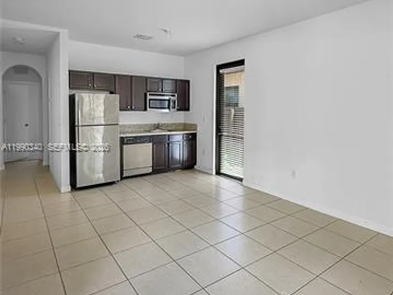 709 SE 35th Ave #0 — Photo 11