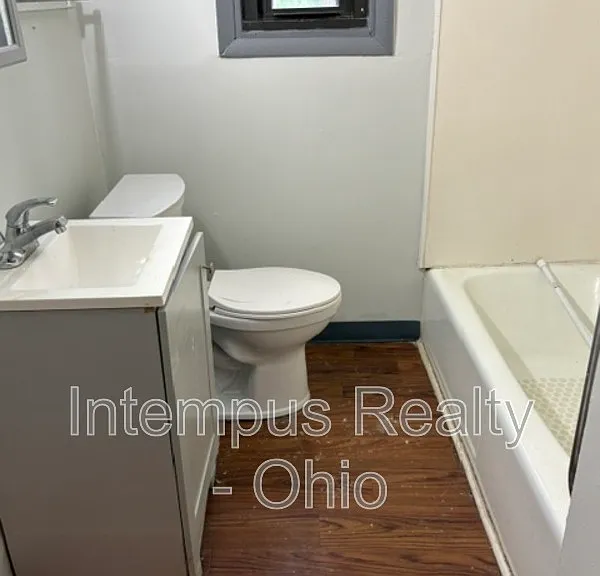 2129 Kensington Ave — Photo 5