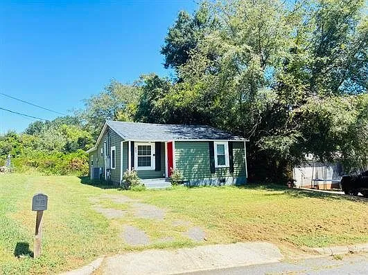 425 Van Buren St — Photo 2