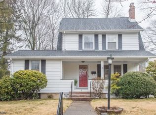 8 Highland Ter, Verona, NJ 07044