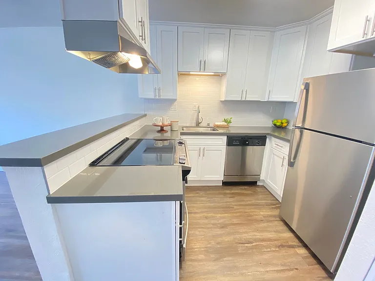 411 Euclid Ave — Photo 3