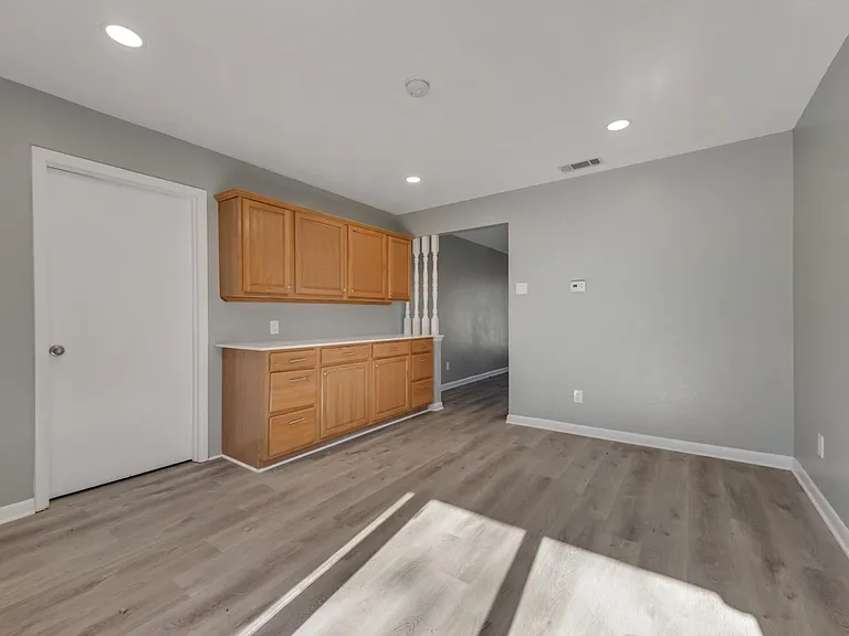2322 English Dr — Photo 3