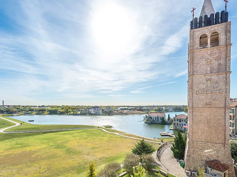 Indulge in exclusive amenities while enjoying prime access to lakefront paths and green spaces. Stroll along captivating esplanades while shopping and dining through Adriatica Village, all steps from