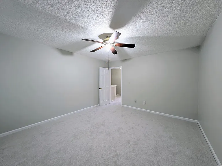 220 Misty Groves Cir — Photo 22