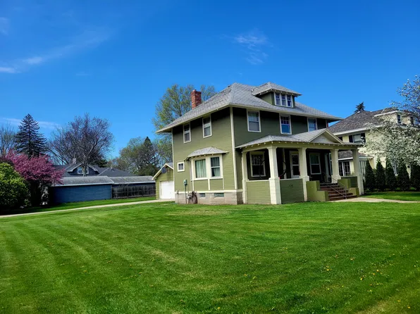 1103 N Lincoln St, Aberdeen, SD 57401