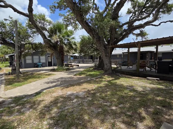 302 Broadway St., Fulton, TX 78358