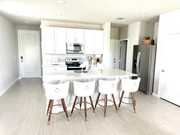 389 Salisbury Cir, Fort Pierce, FL 34982