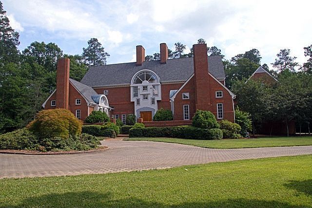 1st image of 208 S Erlwood Ct