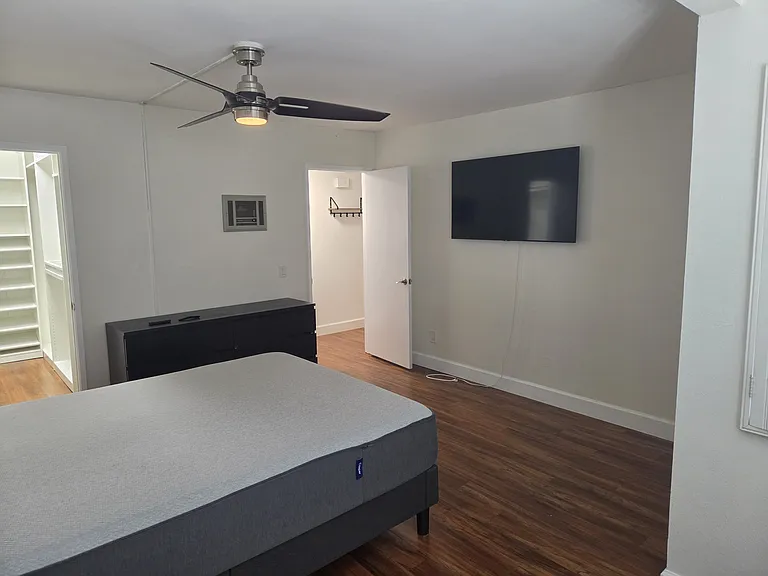196 S Pierce St #196 — Photo 4