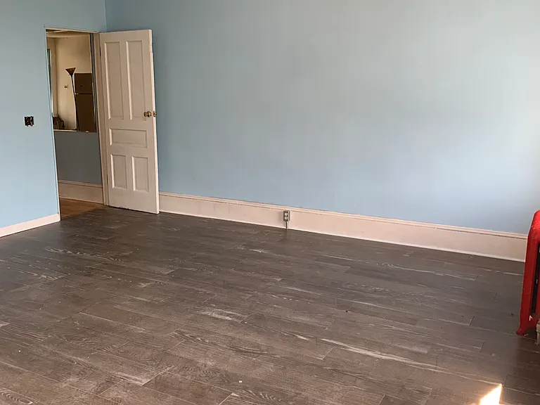 2749 Kensington Ave #3 — Photo 4