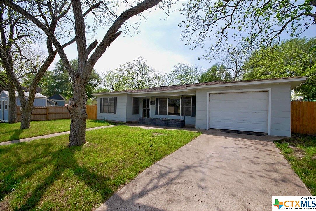 403 N Main, Moulton, TX 77975 MLS 502762 Zillow