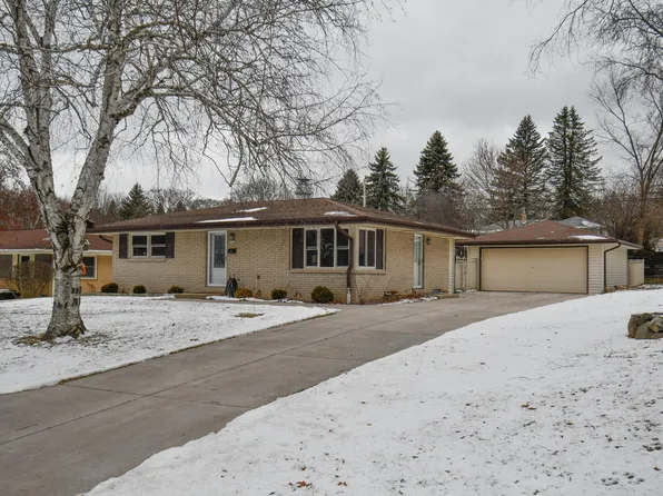 7432 Devonshire Ave, Greendale, WI 53129