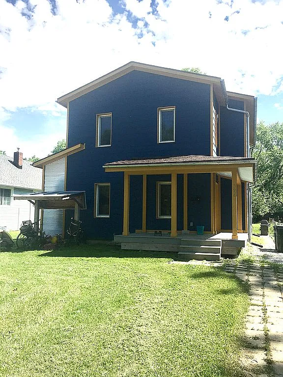 324 W Davis St photo 1