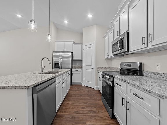 5th image of 4229 Laurel Ridge Dr #B