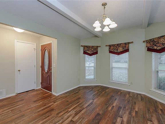 4th image of 2423 Kingsridge Dr