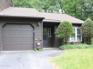 7 Tekakwitha Ct, Clifton Park, NY 12065