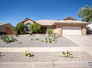 6824 Augusta Hills Dr NE, Rio Rancho, NM 87144